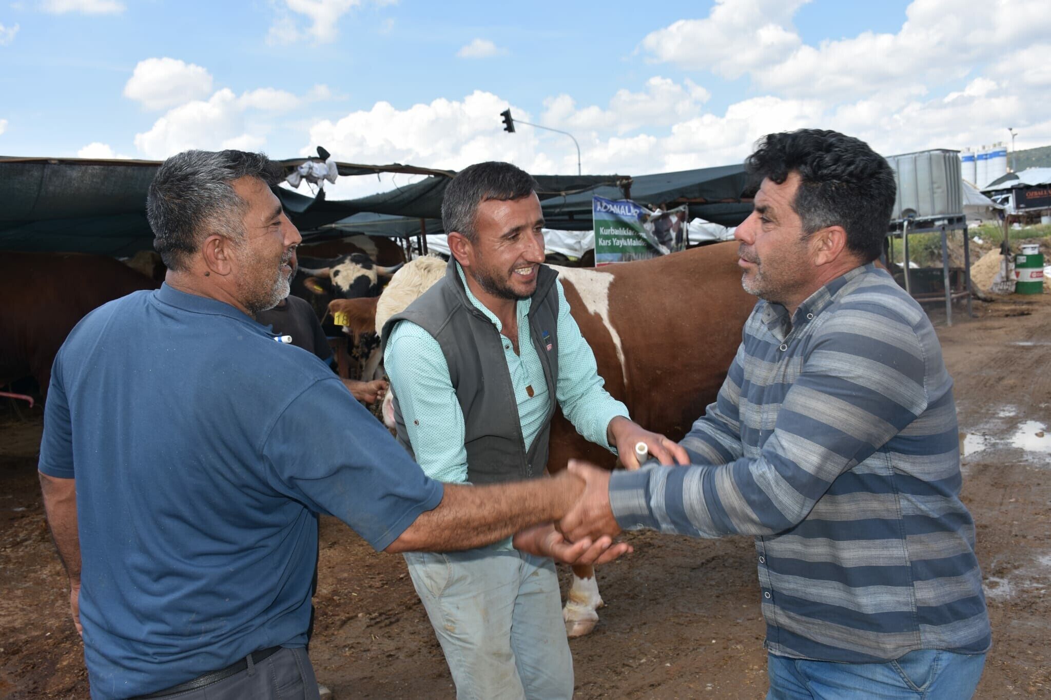 Kurban Pazarinin En Buyugu Haso Aga 4 1329277 394896 (1)