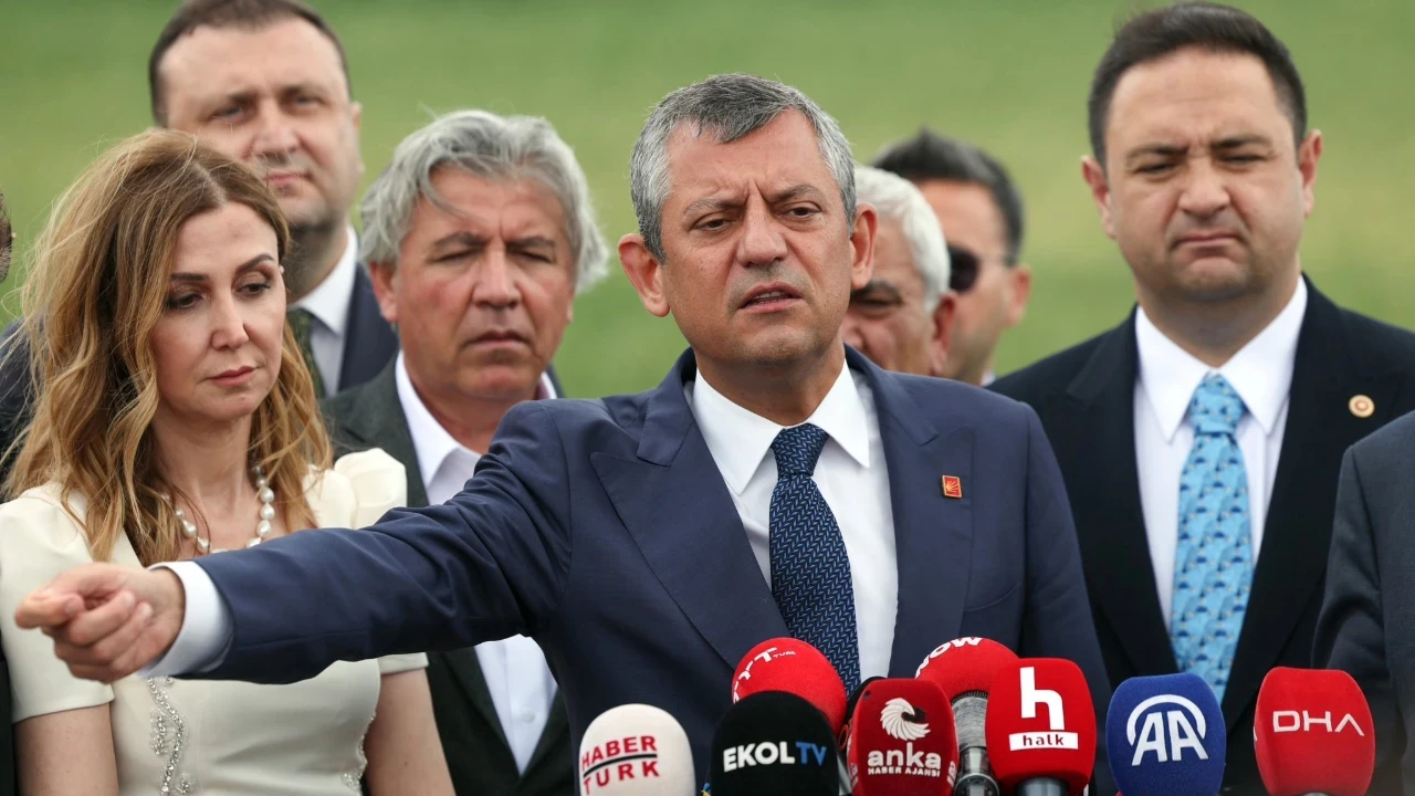 Sahitleri Ozgur Ozeldi Cezaevindeki Nikah Toreninin Fotograflari Hala Verilmedi 255D