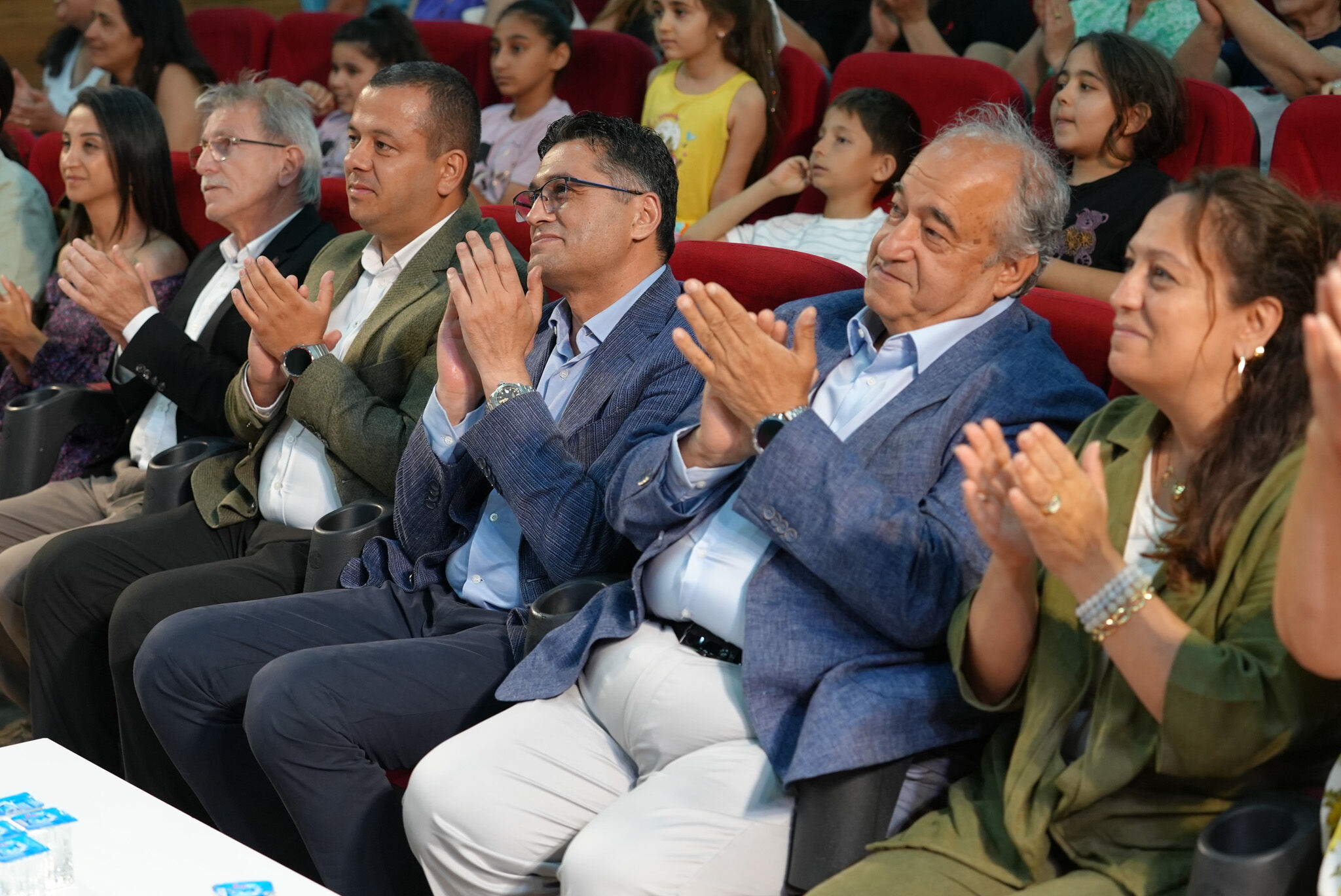 4 Albet Şakran Tiyatro Topluluğu İlk Gösterisiyle Büyük Beğeni Topladı.jpg
