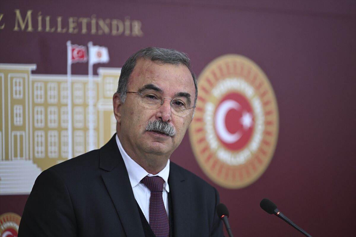 Dem Parti Izmir Milletvekili Ibrahim Akin 3626B87