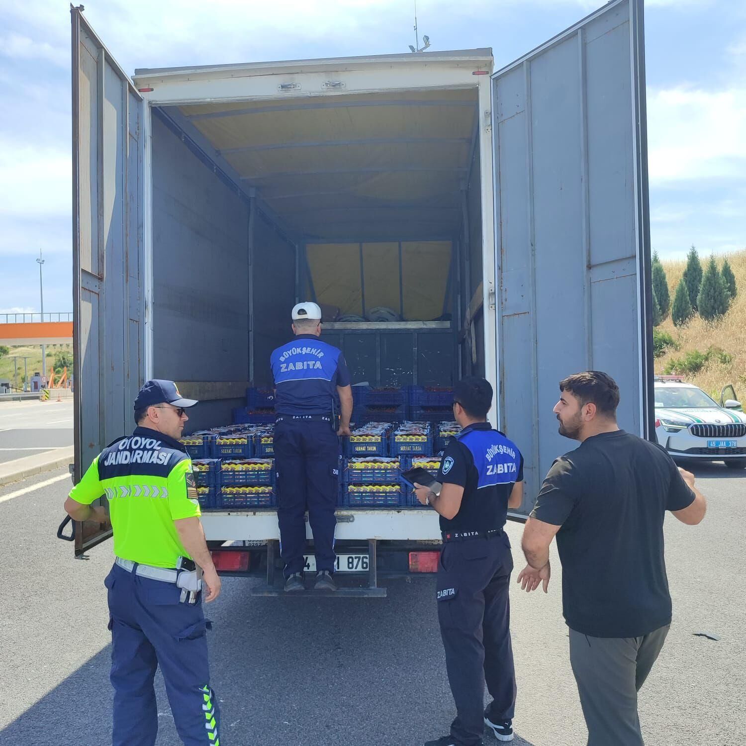 Manisa Büyükşehir Üreticiyi Ve Tüketiciyi Koruyan Denetimleri Sürdürüyor (2)