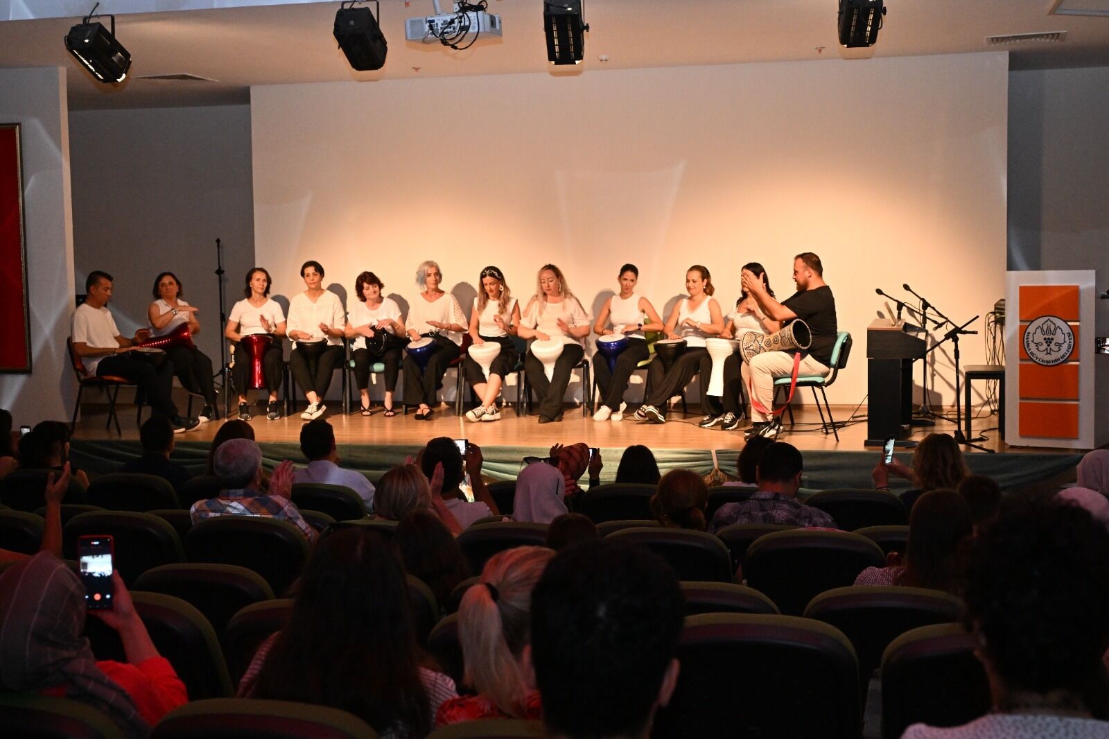 Masmek Kursiyerleri Yıl Boyunca Öğrendiklerini Sahneye Taşıdı (2)