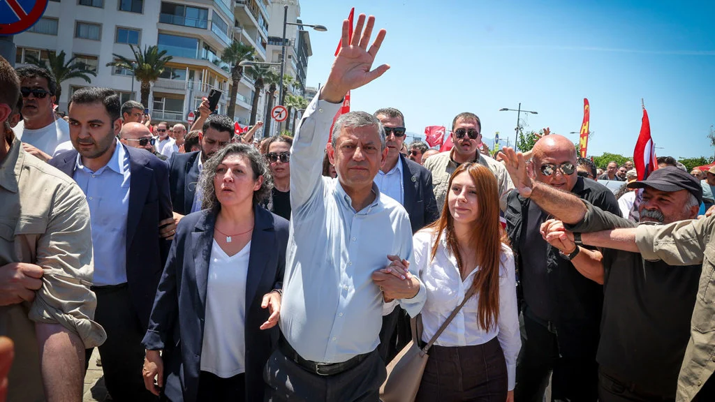 Ozgur Ozel Den Kilicdaroglu Na Cagri Genel Baskani 2 Milyon Chp Li Secsin 1