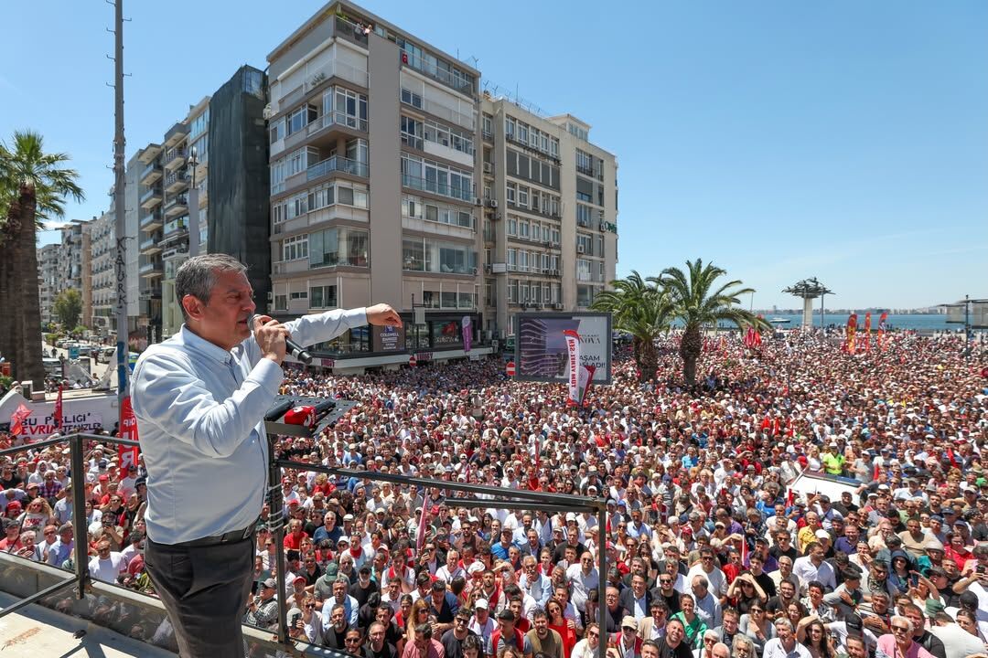Seçilmiş Genel Başkanımız Özgür Özel, İzmir Cumhuriyet Meydanındaki Halk Buluşmasına Izin Verilm