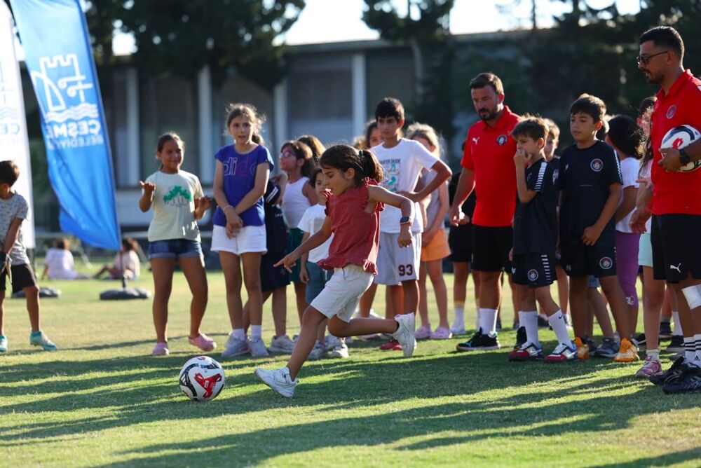 Çeşme Belediye Spor Yaz Spor Okulları Kapılarını Açtıphoto 2026 07 15 11 19 56