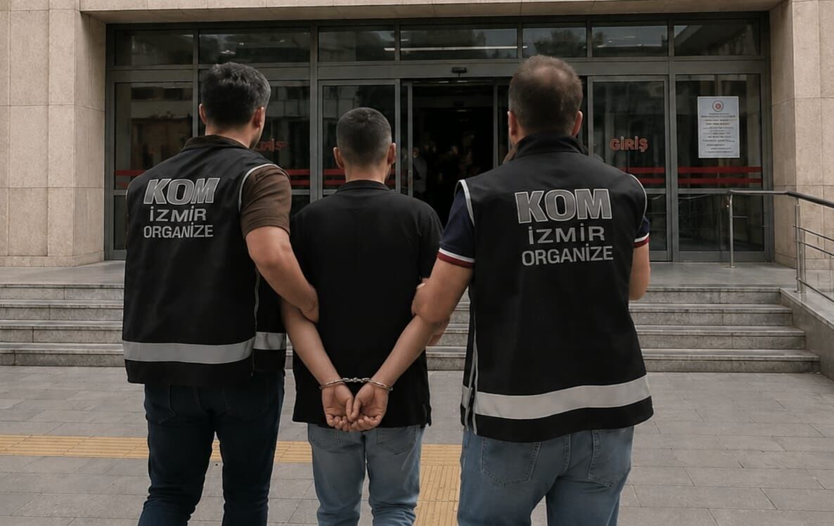 Izmirde Silah Kacakciligi Operasyonu 1 1396759 414841 (1)