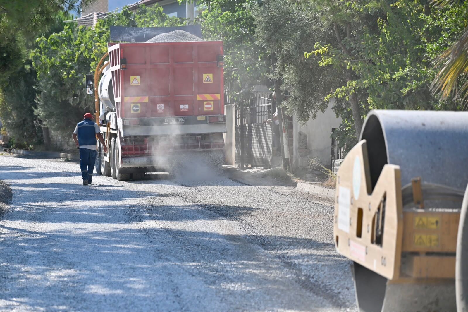 Manisa Büyükşehir Alaşehir’de Yol Konforunu Artırıyor (3)