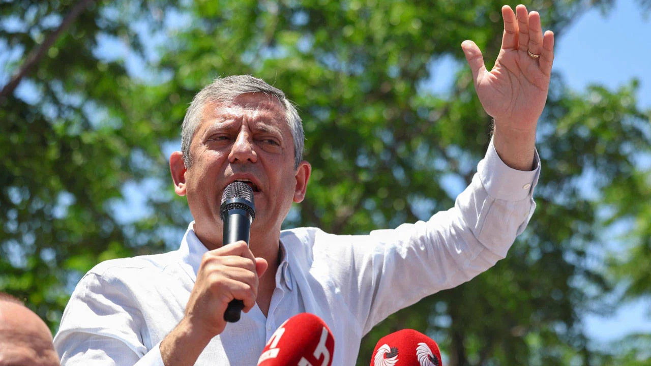 Transfer iddialarının gölgesinde Özel'den dikkat çeken mesajlar: Tugay'ı 20 gündür aramıyorum!