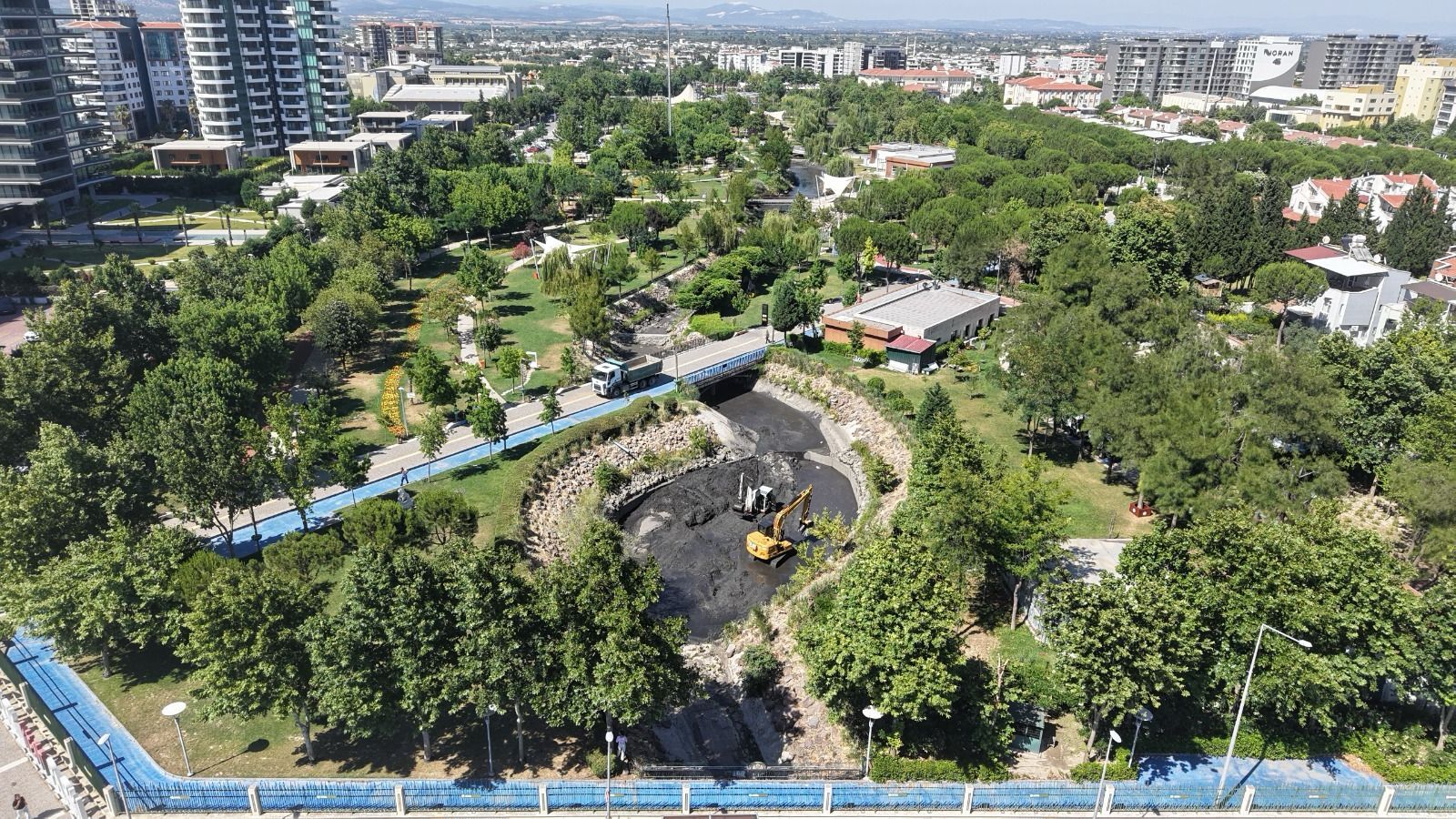 Safran Deresi Temizleniyor, Atatürk Kent Parkı Nefes Alıyor (3)