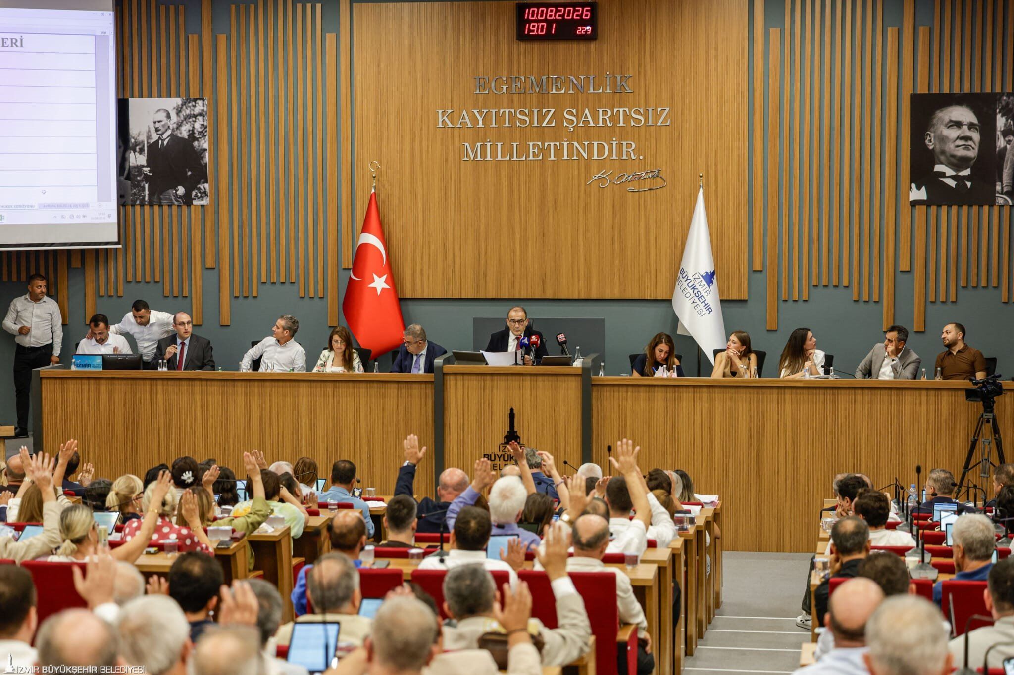 Büyükşehir Meclisi’nde borçlanma tartışması!