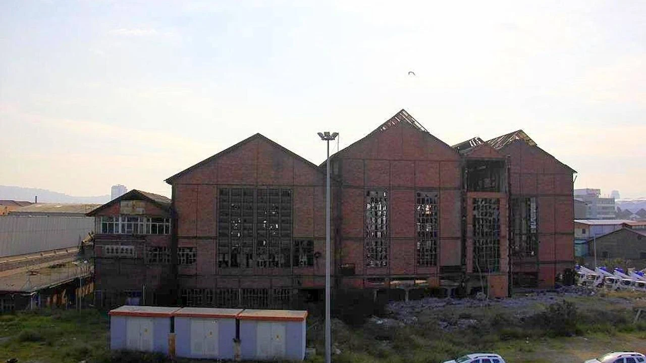 Konak'ta tarihi fabrika mesaisi!