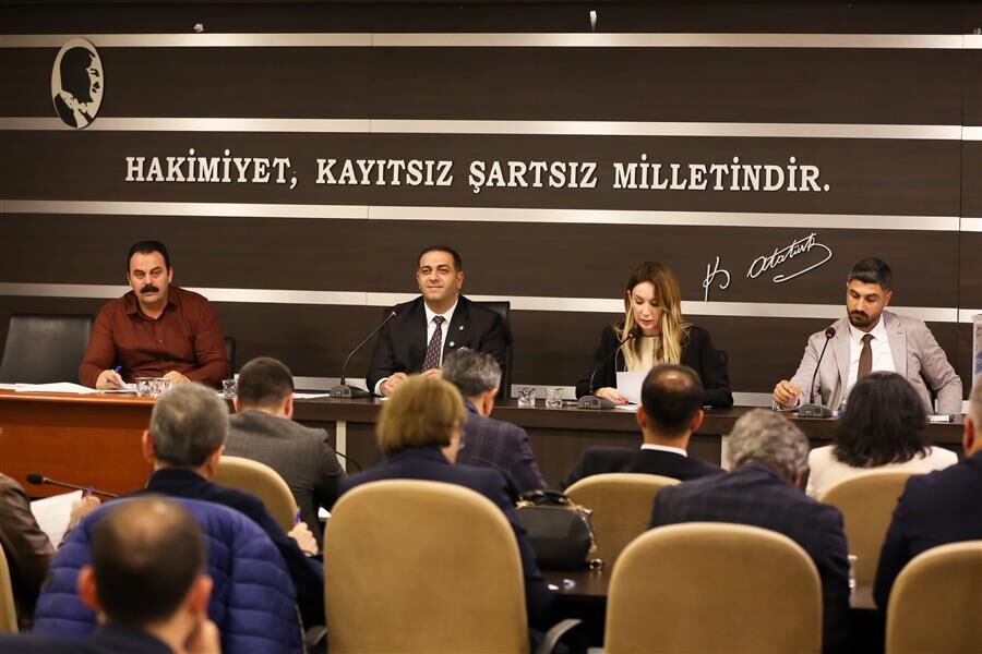 Başkan Uzun CHP’de kaldı... Narlıdere Meclisi'nde aritmetik netleşti!
