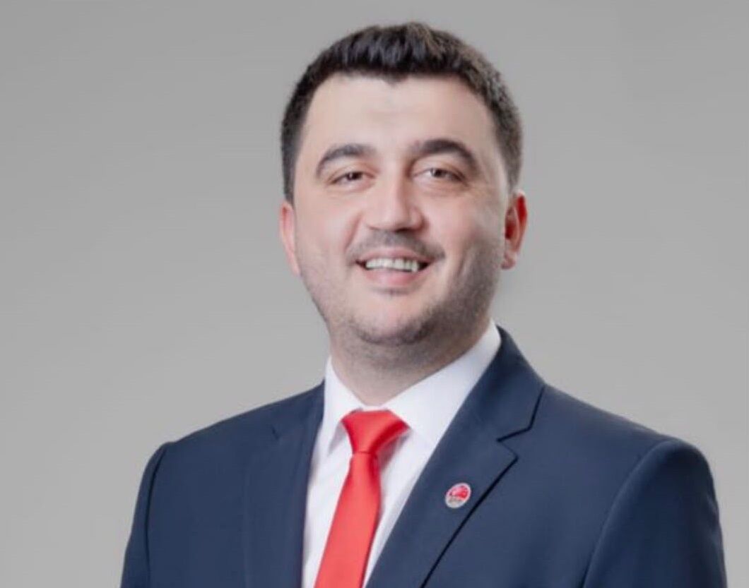 YENİ Parti Menderes'ten açıklama: Şirzat Peker CHP'den istifa etti!