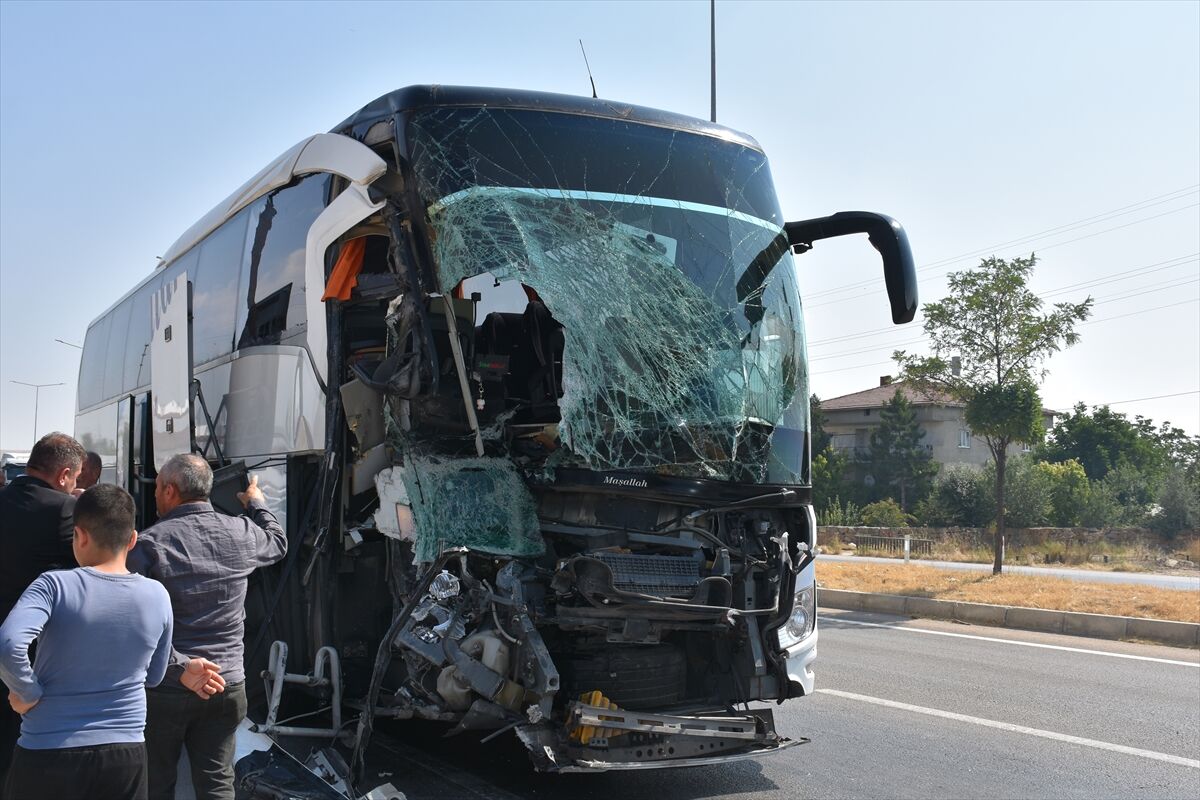 Afyonkarahisar'da can pazarı: Ölü ve yaralılar var!