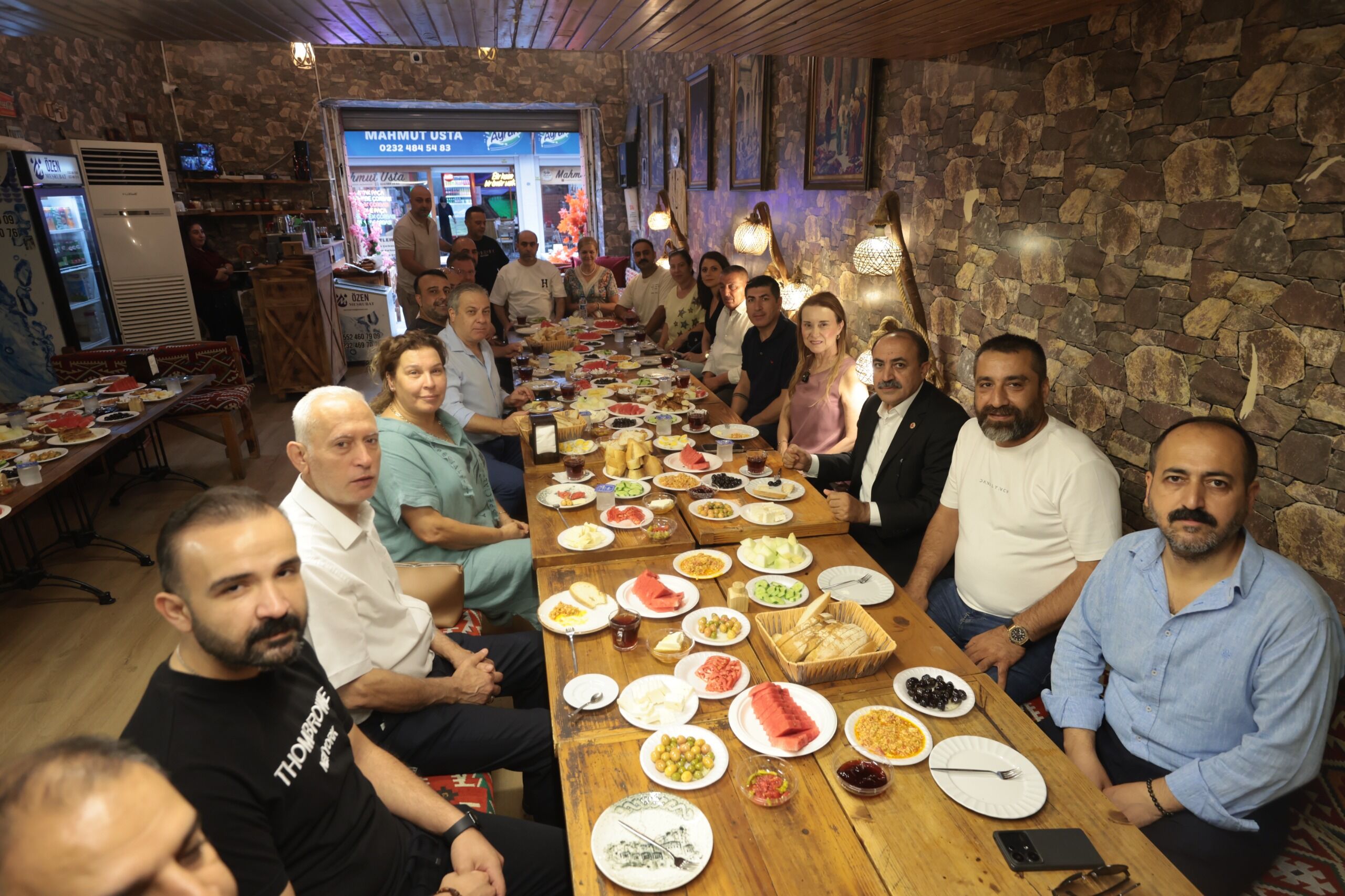 Kemeraltı’nda “eski günler” hedefi... Başkan Mutlu esnafla buluştu!