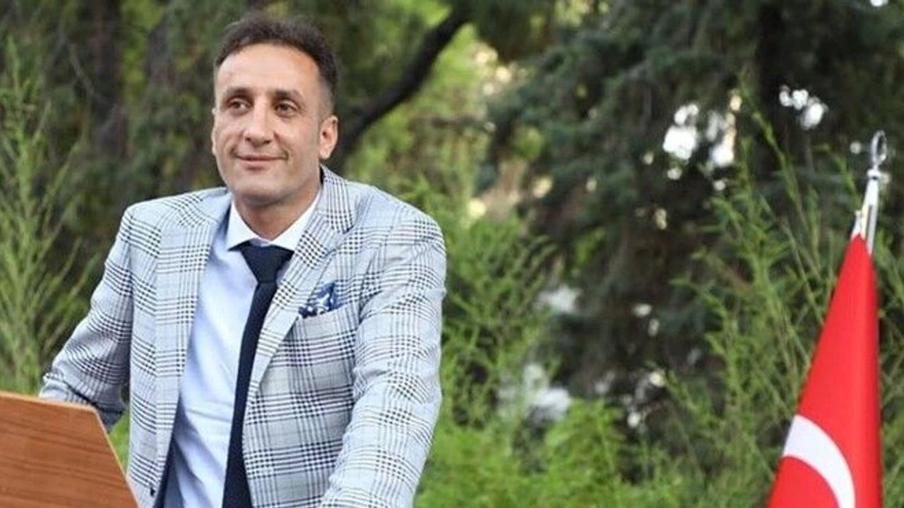 "Bu belediyede mobbing var" dedi... Başkan yardımcılığını da CHP'yi de bıraktı!