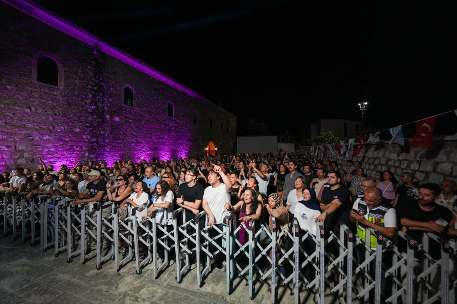 Can Gox, Manisalılara Unutulmaz Bir Gece Yaşattı (3)