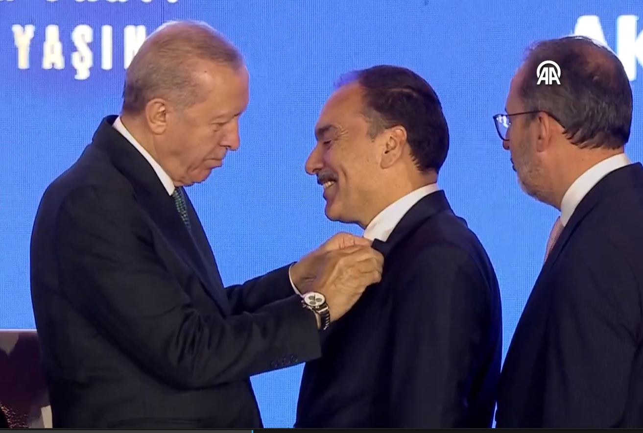 CHP'den seçilmişti: 'Bismillah' dedi, AK Parti'ye geçti