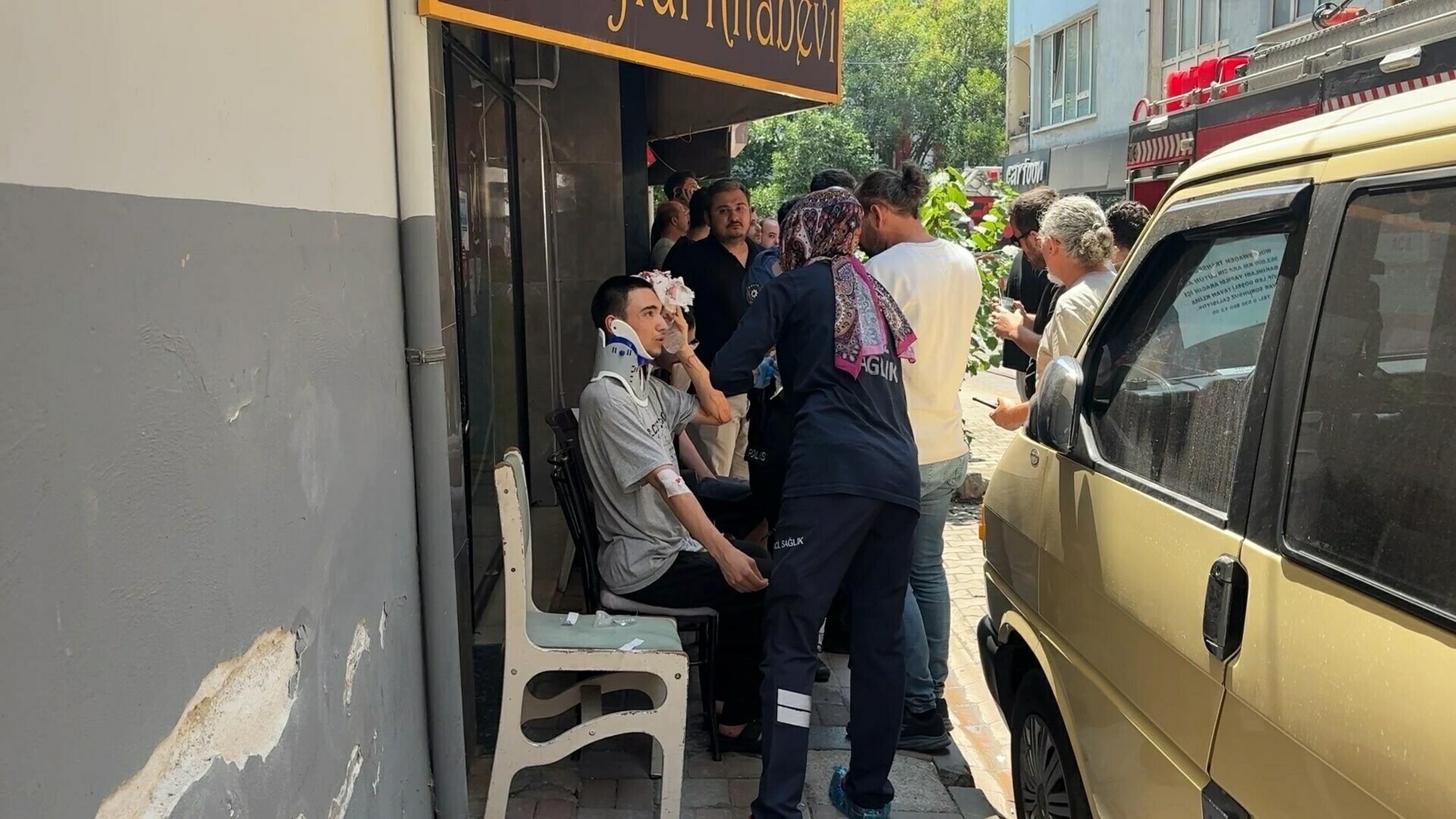 Evinde Ilaclama Yaparken Patlama Oldu 1 1444184 429538 (1)