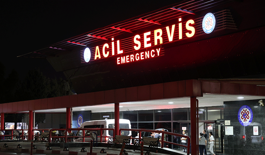 İzmir'de gece yarısı feci kaza: Motosiklet sürücüsü yaşamını yitirdi