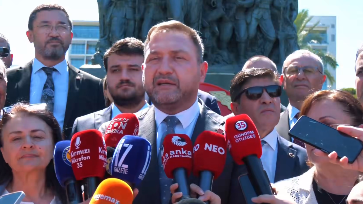 Menderes seçimlerinde CHP salonu terk etti: Bu tiyatroda figüran olmayacağız!