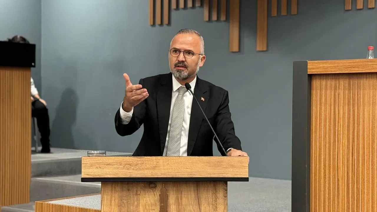 Yıldız’dan Büyükşehir’e kredi göndermesi: “AK Parti İzmir’in önünü açıyor"