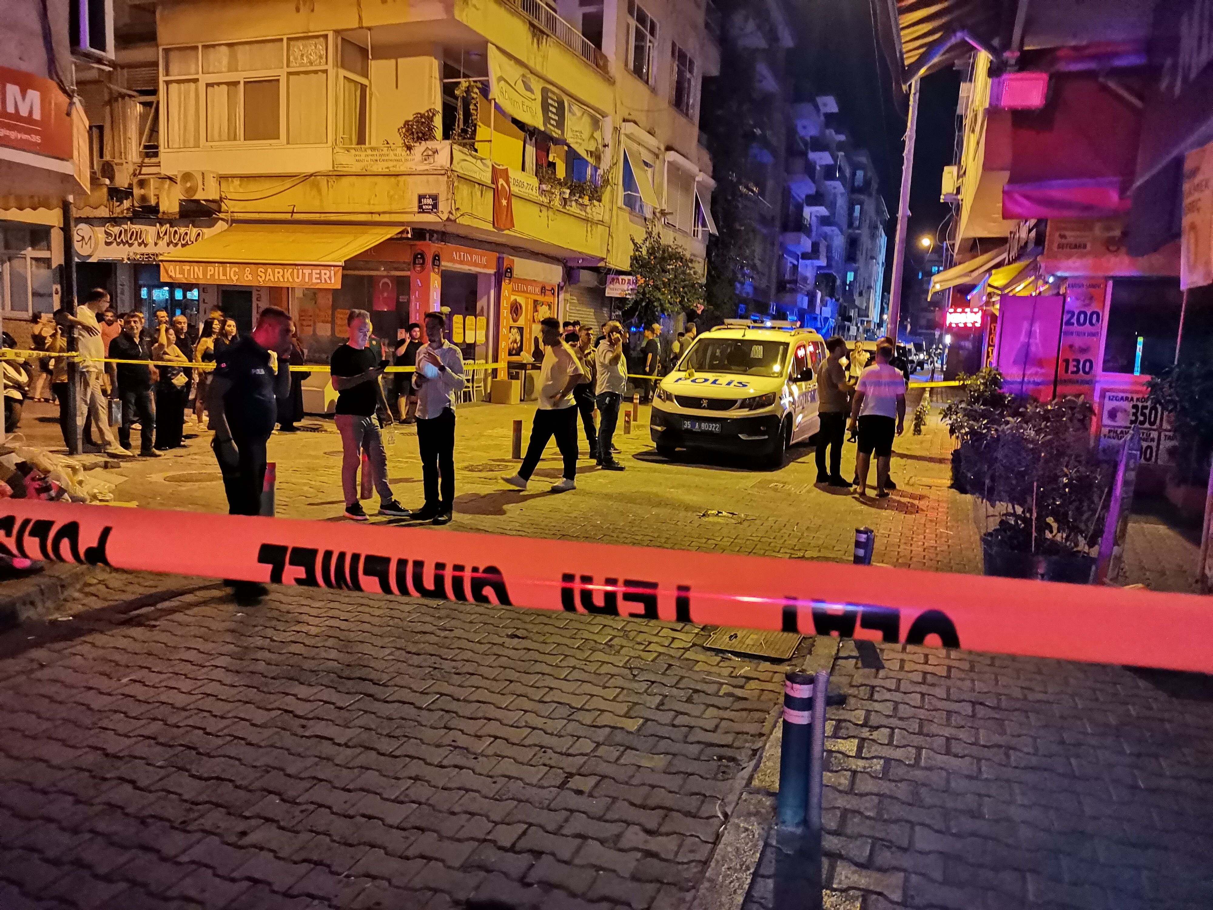 İzmir'de silahlı kavga!