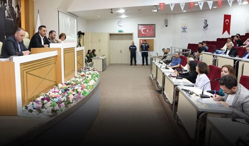 Çiğli Meclisi'nde 30 milyon TL iddiası: “Gümrükçü döneminde toplandı”