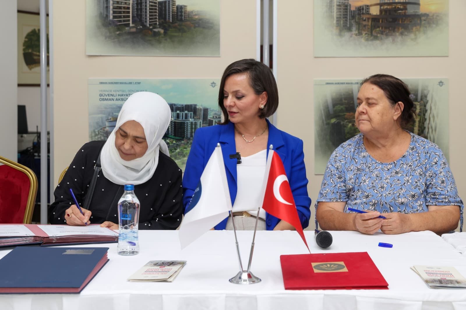 Karabağlar'da dönüşüm sürecinde ilk imzalar atıldı!