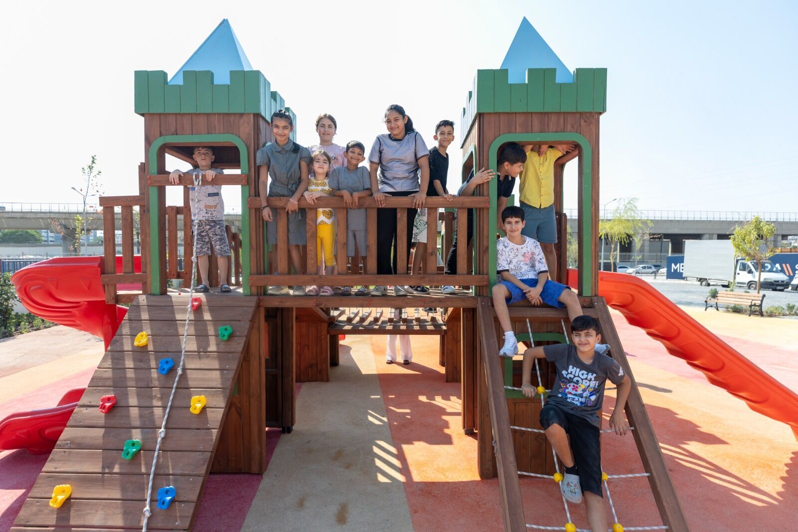 Konak 6 Bin Metrekarelik Yeni Parkına Kavuştu (11)