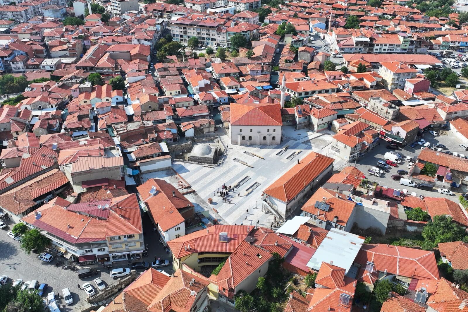 Kula’nın Tarihi Merkezine Yeni Meydan Başkan Dutlulu Çalışmaları İnceledi (1)
