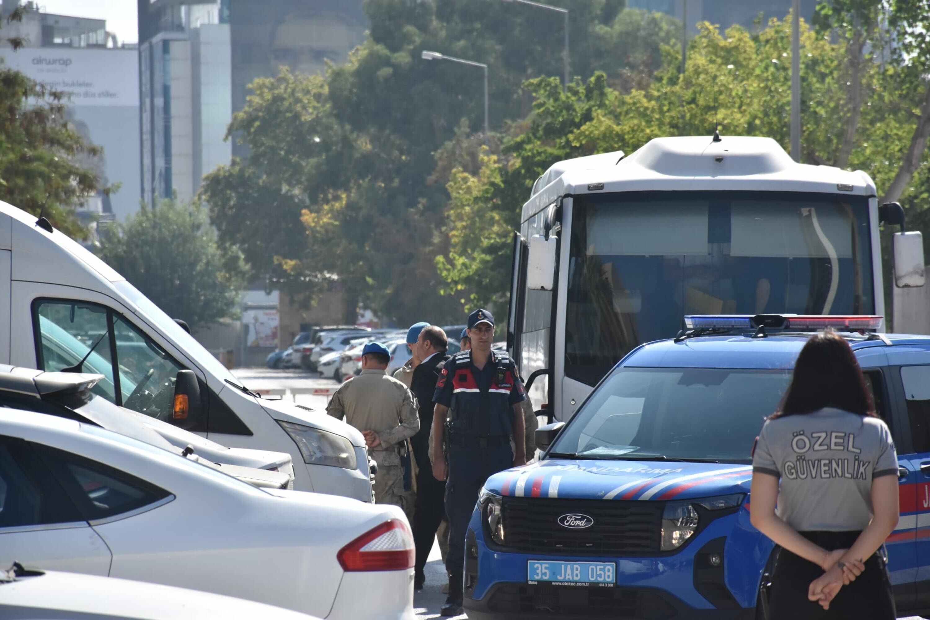 Menderes Belediyesi operasyonu: Başkan Çiçek dahil 15 şüpheliye tutuklama istemi!