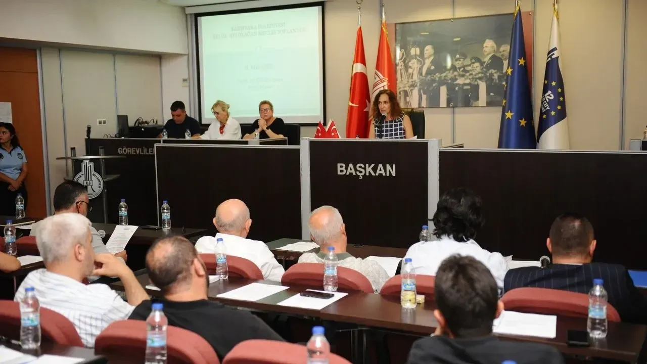 Karşıyaka’da istifa dalgası sonrası ilk seçim: CHP grubunda çatlak!