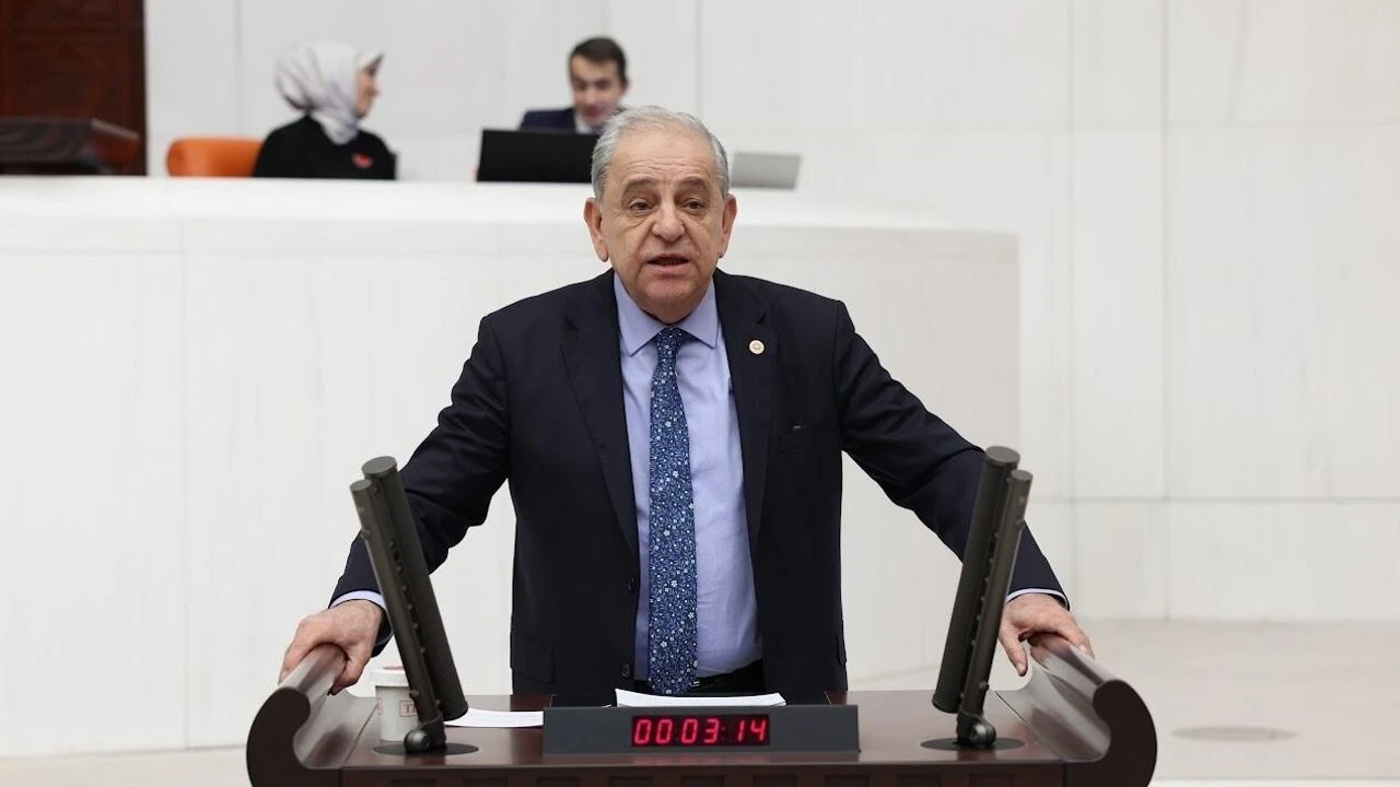 CHP'li Nalbantoğlu'ndan Özel'e 'yapay zeka' göndermesi: Algoritma, sadakati ölçememiş!