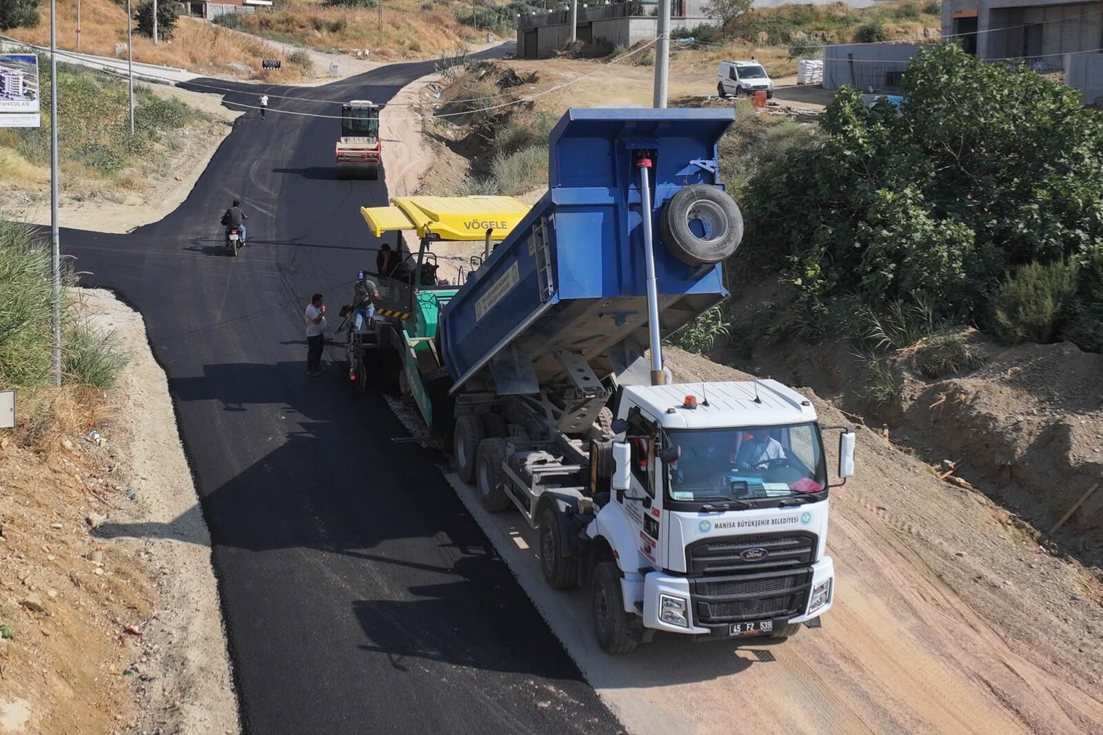 Turgutlu’nun Kırsal Mahallelerinde Ulaşım Konforu Artıyor (3)