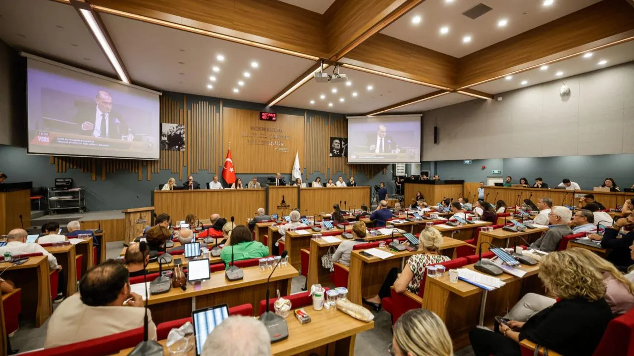 Büyükşehir Meclisi’nde koltuklar yeniden dağılıyor: Grup başkan vekili belediye başkanı mı olacak?