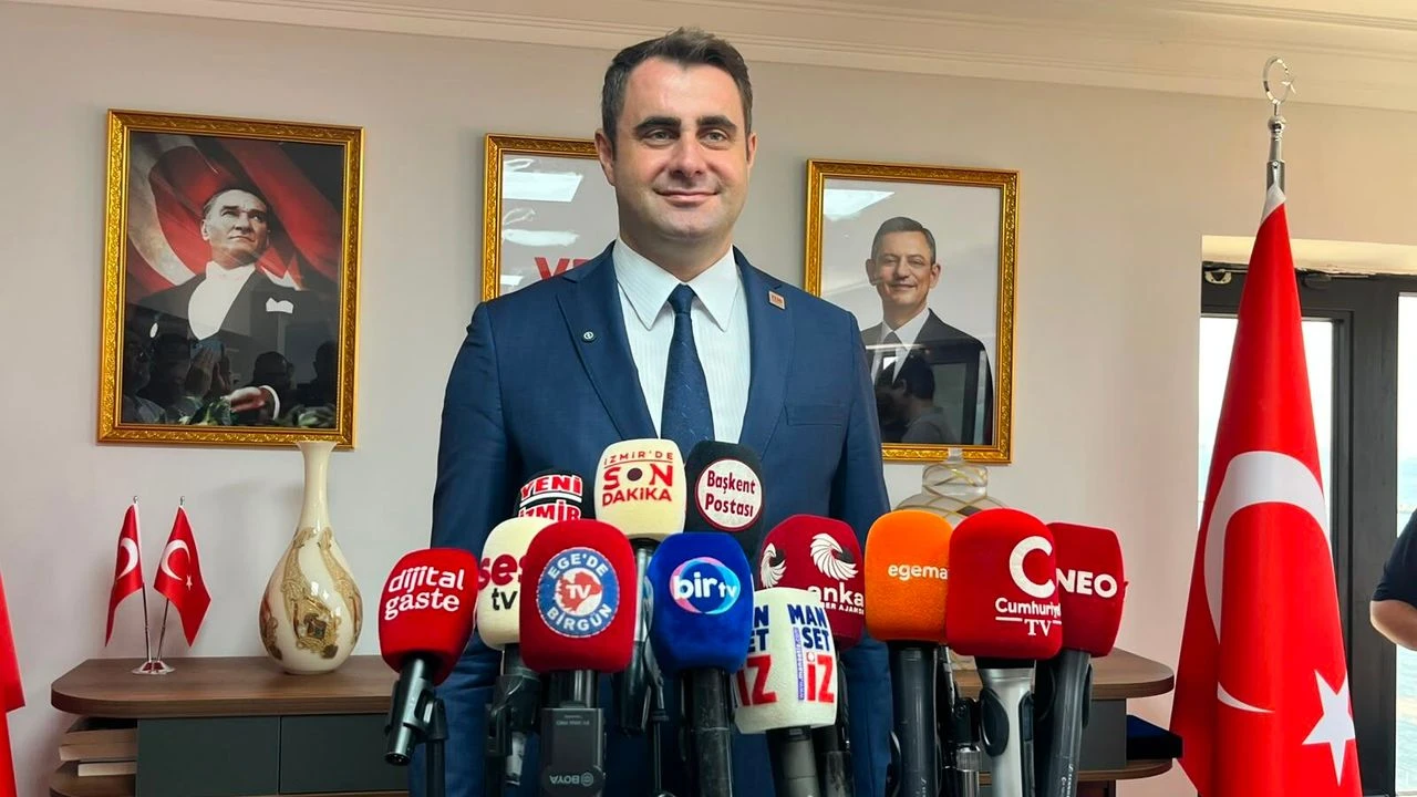 Whatsapp krizi sonrası YENİ Partili Güç'ten mesaj: Başkan Tugay'a katılıyorum!