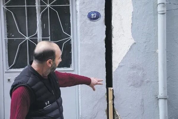 İzmir'de bir mahalle kan ağlıyor: 105 bina daha tehlikede!