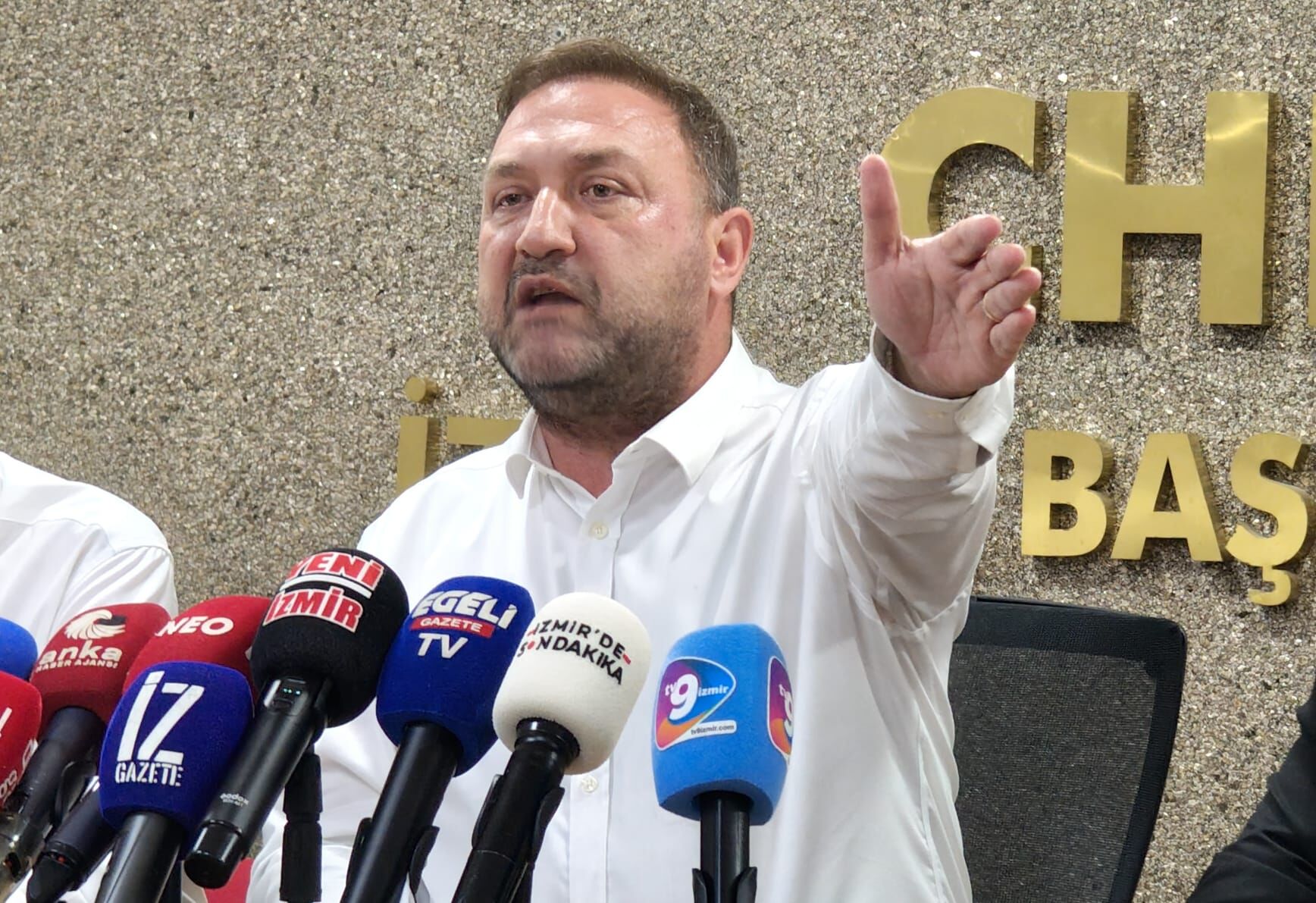 Gümrükçü, Menderes seçimi sonrası YENİ Parti'ye yüklendi: Adayımızı yumruklayıp oy istediler!