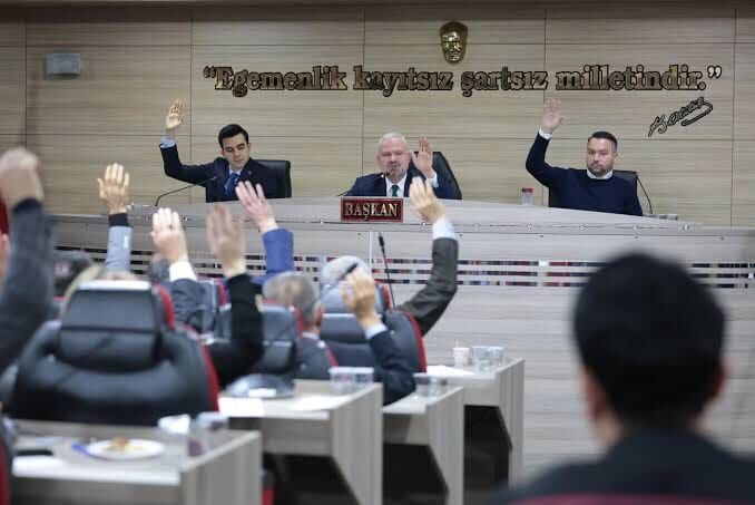 İzmir'de transfer hareketliliği: 3 meclis üyesi AK Parti’ye geçiyor!