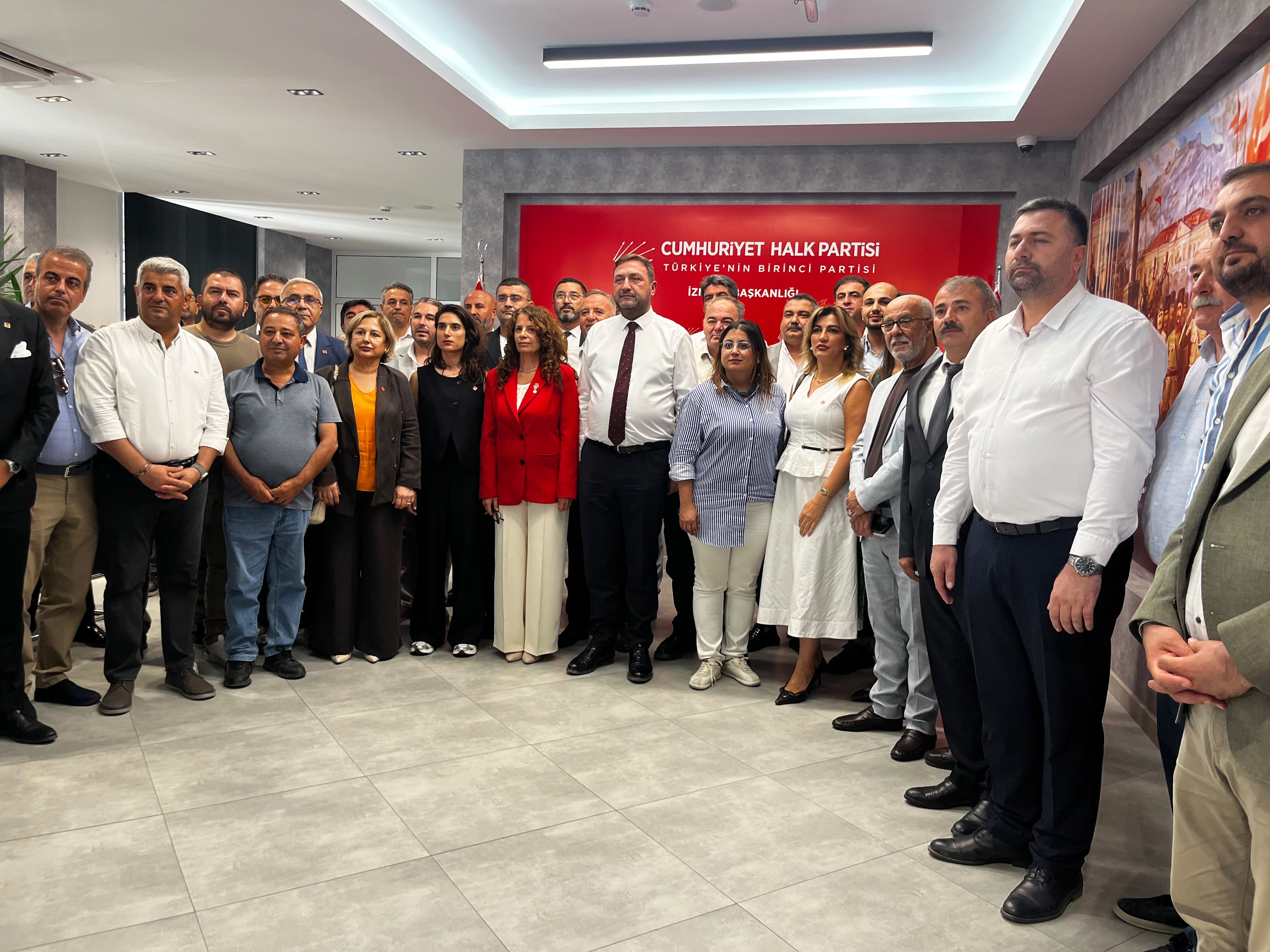 CHP’de ilçe başkanları ilk kez toplandı: Gümrükçü istifa oranını açıkladı