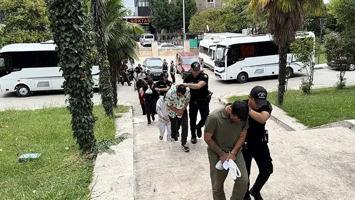 ‘Sokaklar Güvende’ operasyonundaki 53 şüpheliden 21’i adliyede!