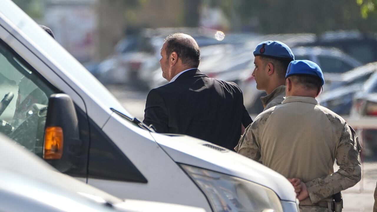 Menderes soruşturmasında bomba gelişme: Başkanın yanına yerleştirilmiş!