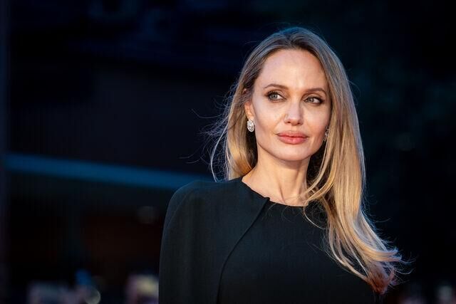 Angelina Jolie, evini 24,75 milyon dolara sattı