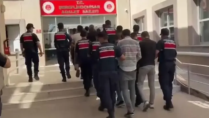 Uyuşturucu ticareti operasyonu: 17 gözaltı!