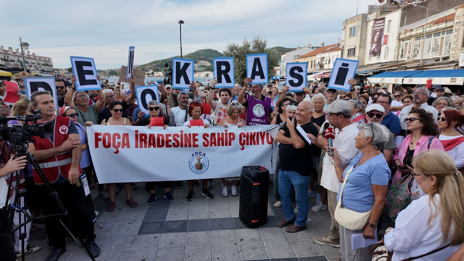Foça'da Başkan Fıçı'ya bir protesto daha!
