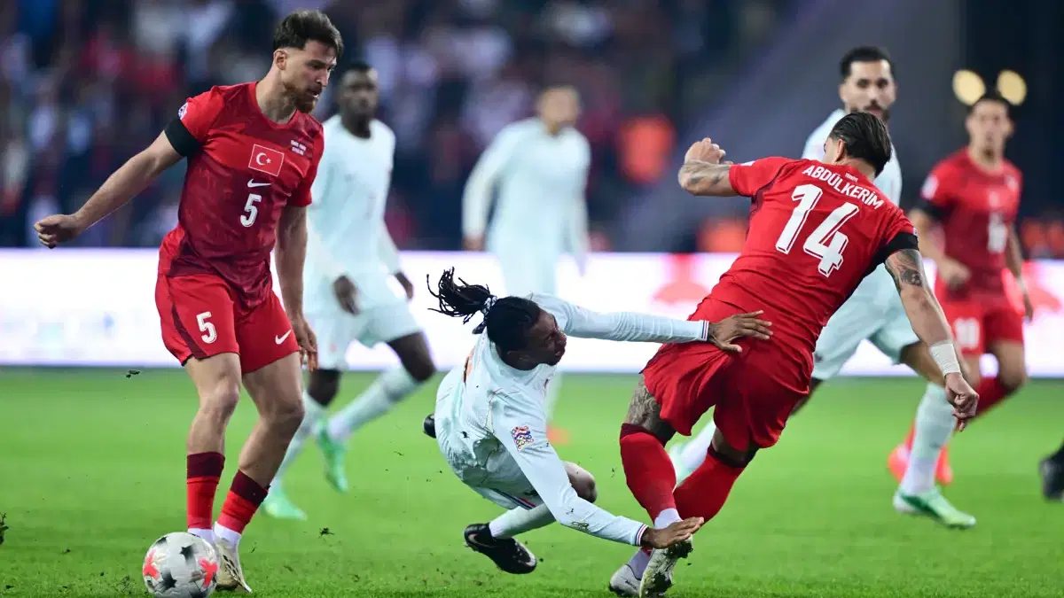 Milliler ilk maçında Fransa'ya kaybetti
