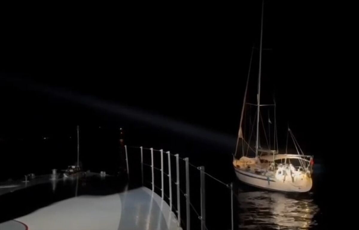 İzmir açıklarında 11 düzensiz göçmen yakalandı