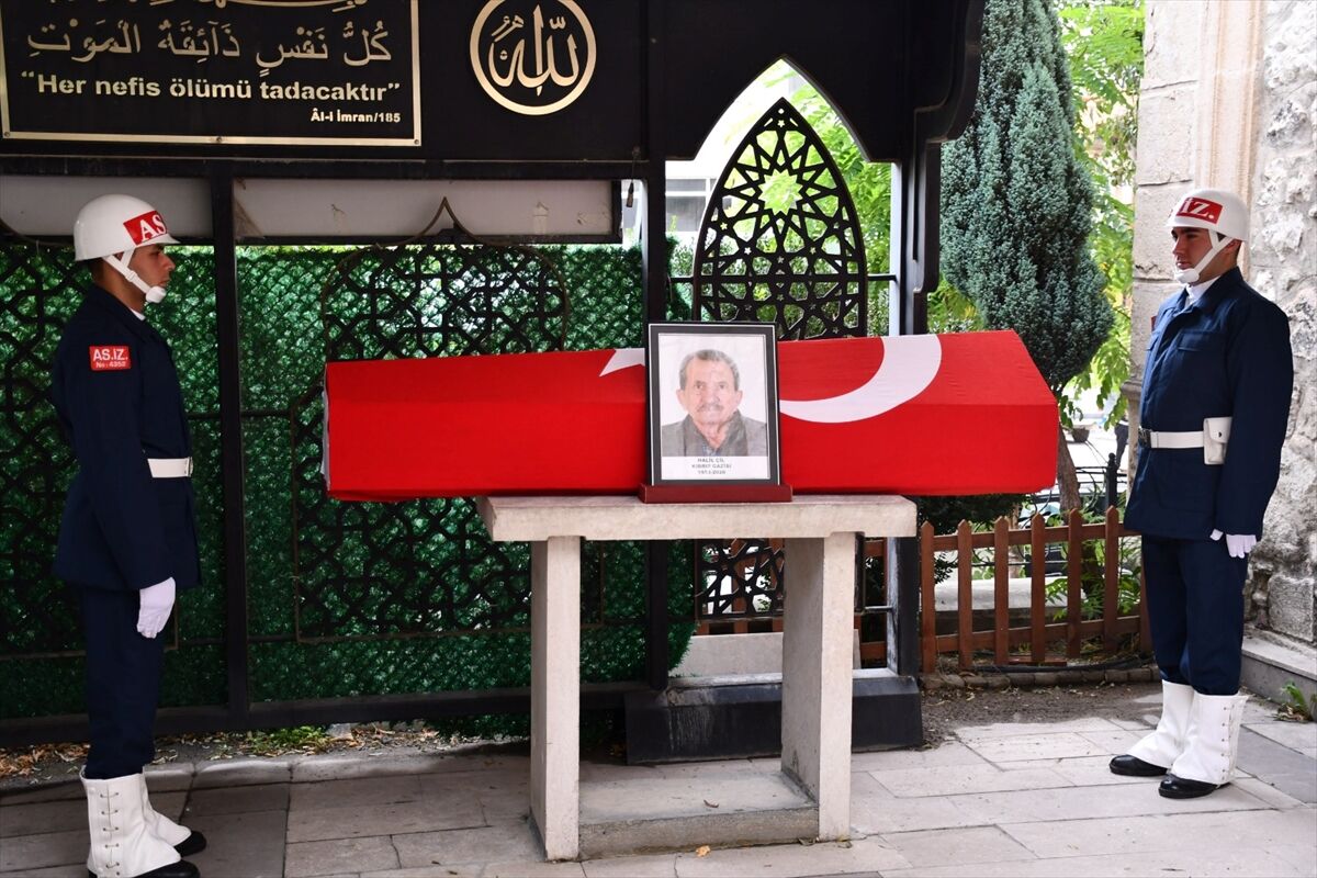 Kıbrıs gazisi Halil Çil son yolculuğuna uğurlandı