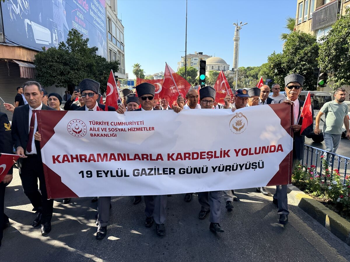 Aydın'da Gaziler Günü yürüyüşü düzenlendi